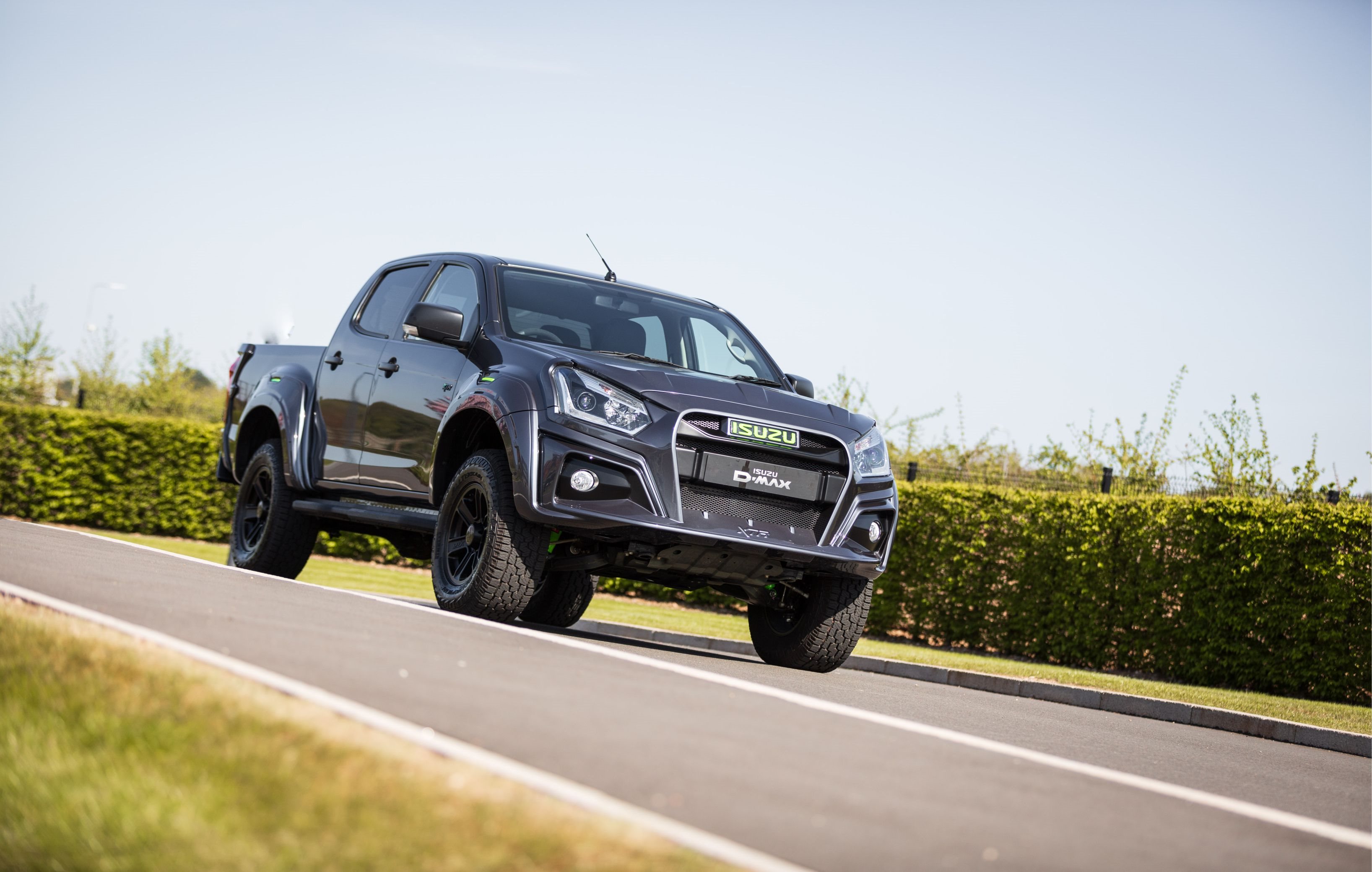 /Isuzu Ex Demo Offers - Roger Young